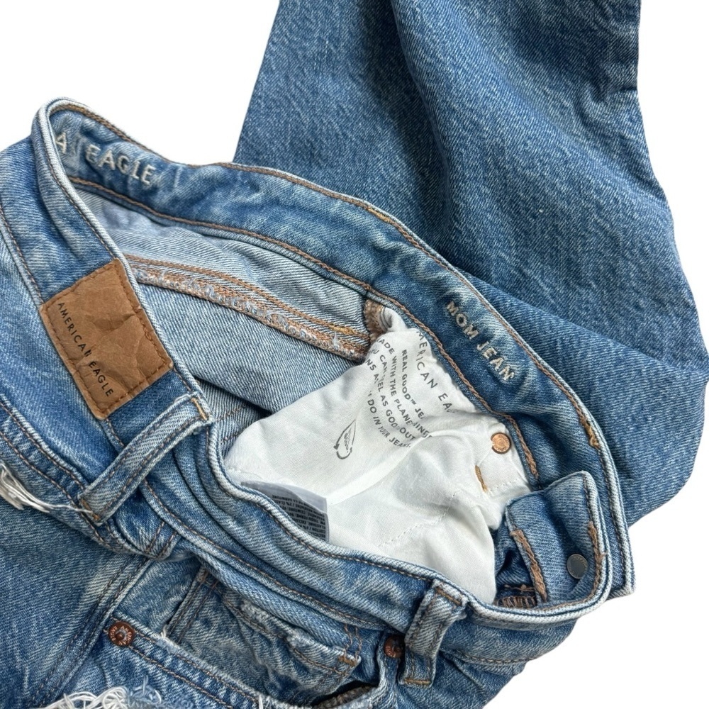 American Eagle AEO Women's Mom Straight Jeans Size 2 Distressed Blue Denim - Picture 10 of 11